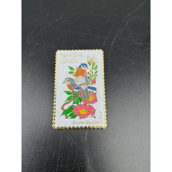1982 Eastern Bluebird Postal Stamp Enamel Pin - Picture 1 of 6